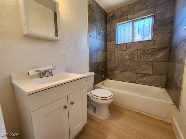 $995 | 2513 Cedar Avenue, Unit 1, Las Vegas, NV 89101