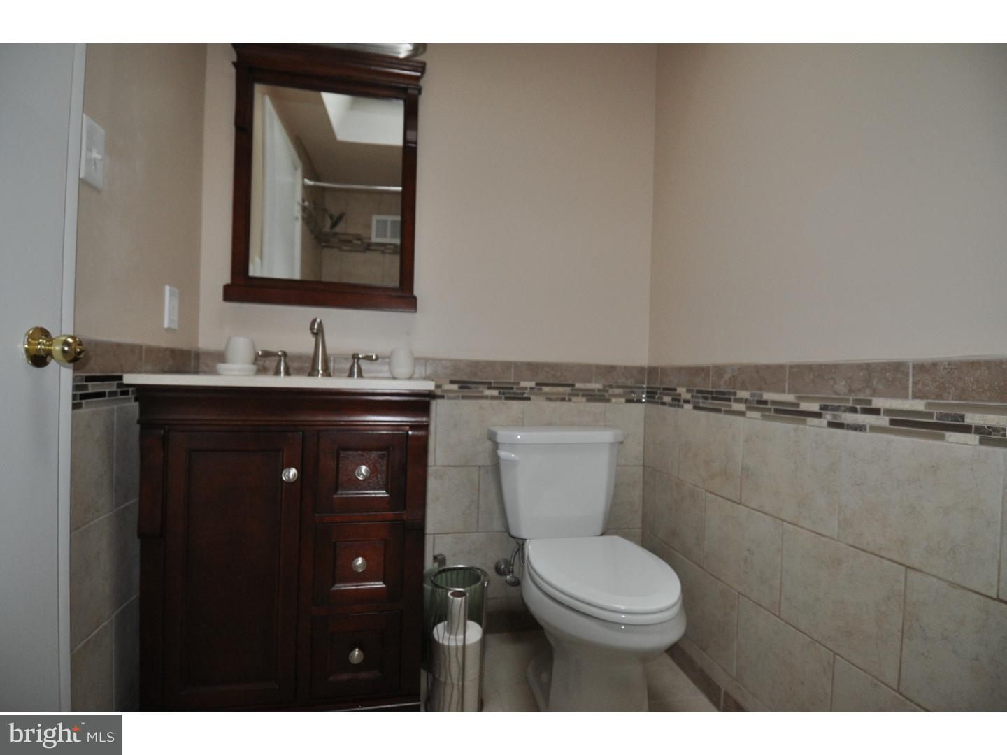 12118 Ranier Road Philadelphia, PA 19154 - Photo 10 of 15 Bathroom