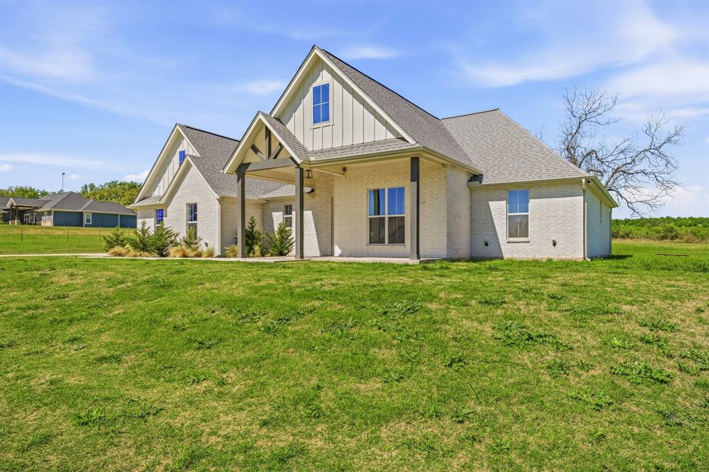 445 Rodeo Way Stephenville, TX 76401 - Photo 7 of 40