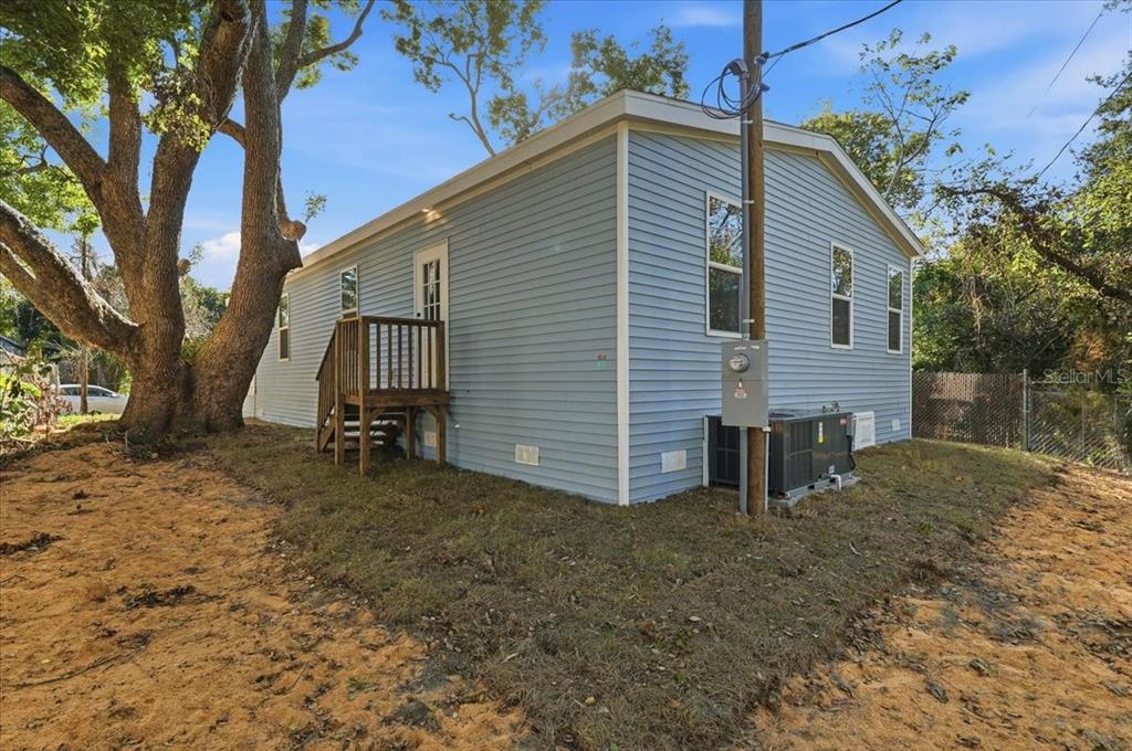 5843 Ashen Avenue New Port Richey, FL 34652 - Photo 7 of 33 Gallery Image 7
