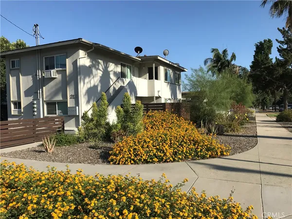 $1,950 | 212 East 8th Street, Unit B, Upland, CA 91786