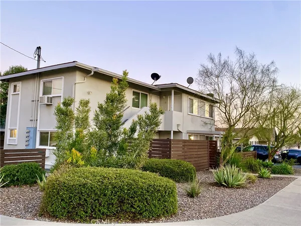 $1,950 | 212 East 8th Street, Unit B, Upland, CA 91786