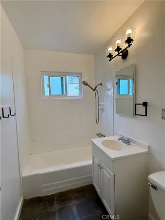 $1,950 | 212 East 8th Street, Unit B, Upland, CA 91786
