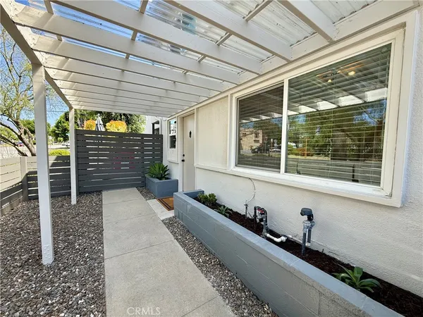 $1,950 | 212 East 8th Street, Unit B, Upland, CA 91786