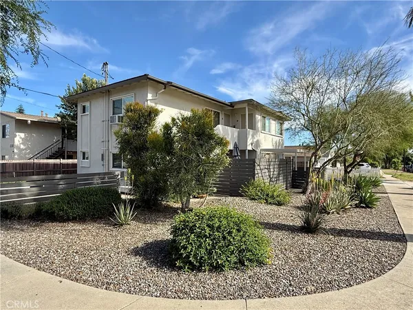 $1,950 | 212 East 8th Street, Unit B, Upland, CA 91786