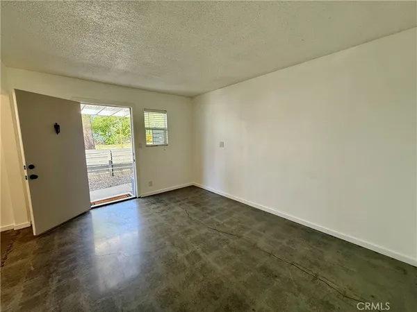 $1,950 | 212 East 8th Street, Unit B, Upland, CA 91786