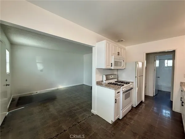 $1,950 | 212 East 8th Street, Unit B, Upland, CA 91786