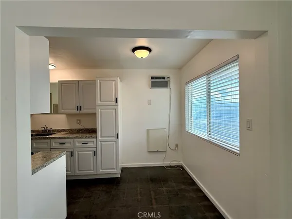$1,950 | 212 East 8th Street, Unit B, Upland, CA 91786