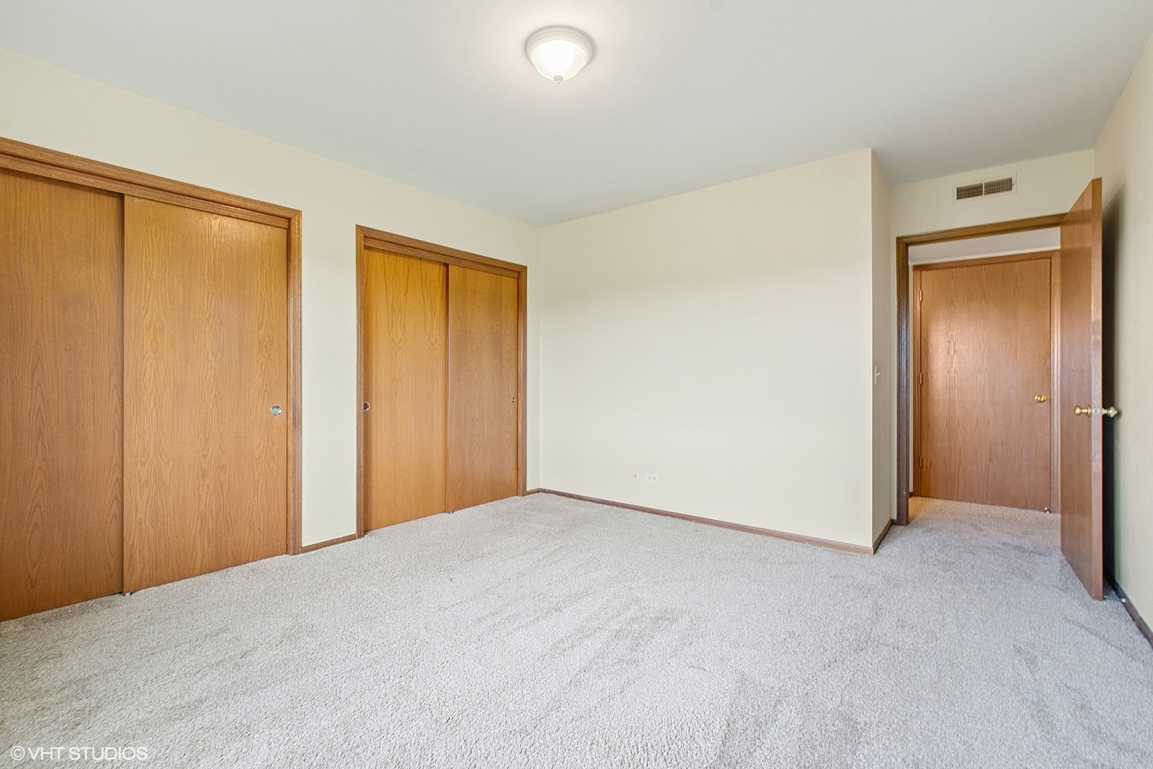 5225 North Riversedge Terrace, Unit 511 Chicago, IL 60630 - Photo 8 of 16
