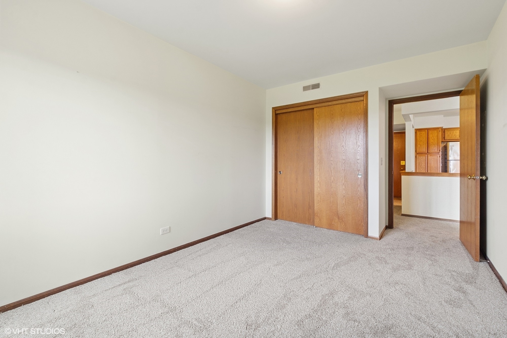 5225 North Riversedge Terrace, Unit 511 Chicago, IL 60630 - Photo 10 of 16 an empty room with closet