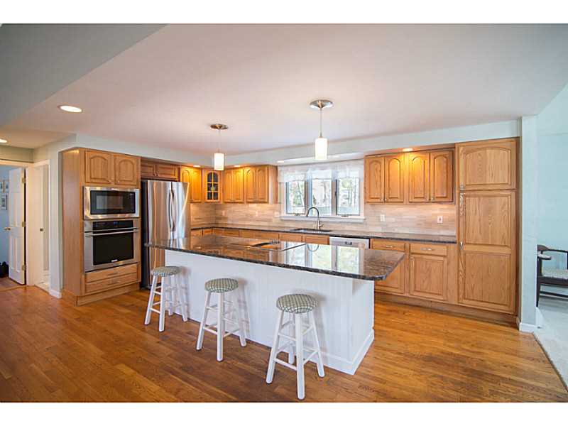 59 Lamson Road Barrington, RI 02806 - Photo 5 of 22 Kitchen.