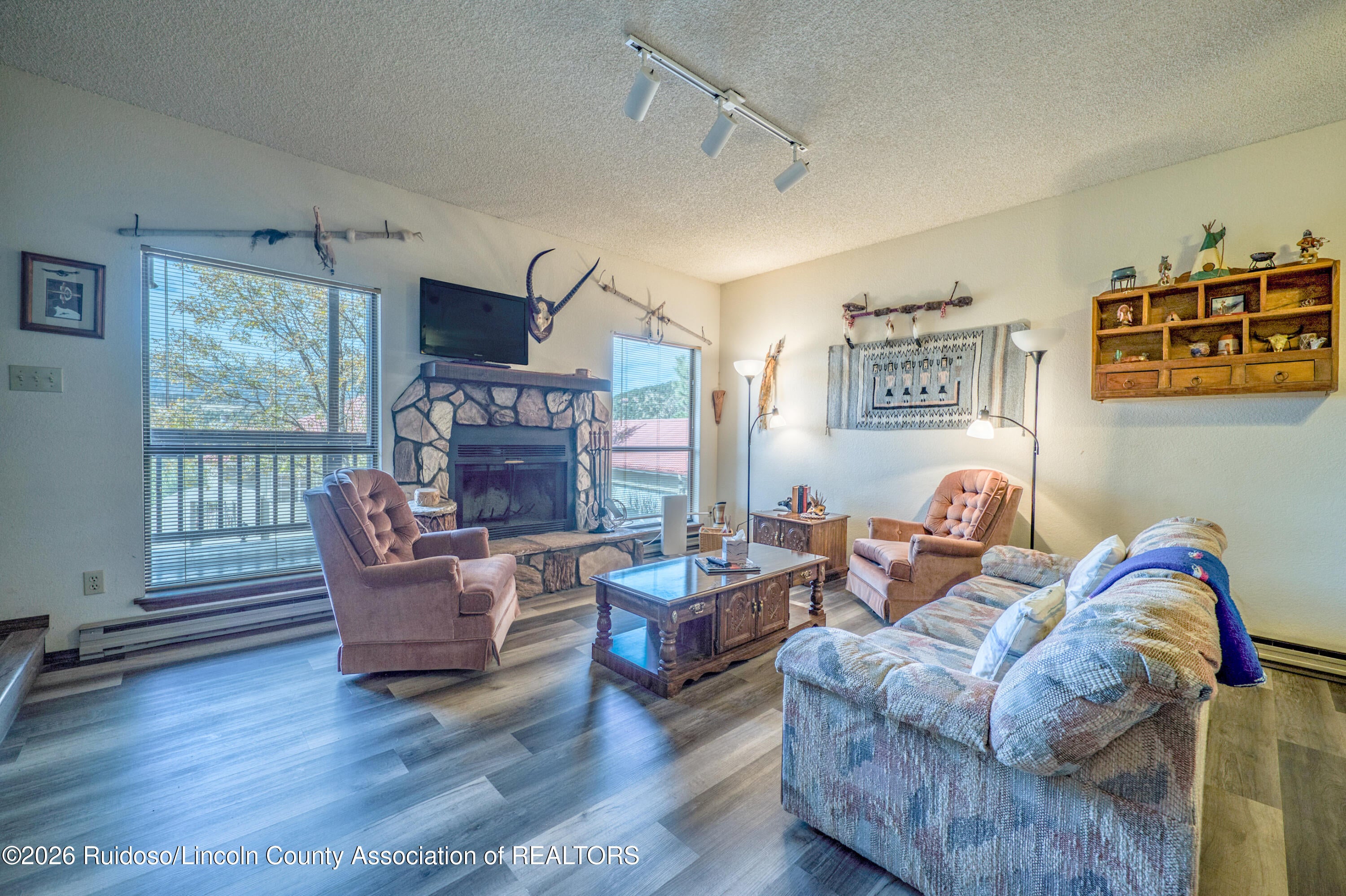 106 Granite Court, Unit B Ruidoso, NM 88345 - Photo 9 of 42 Gallery Image 9