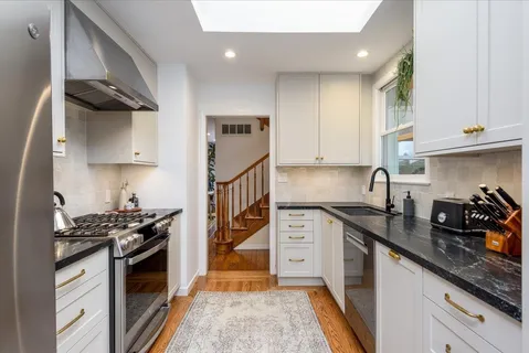 $2,100,000 | 675 Amesbury Avenue, San Mateo, CA 94402