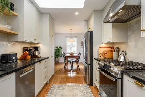 $2,100,000 | 675 Amesbury Avenue, San Mateo, CA 94402