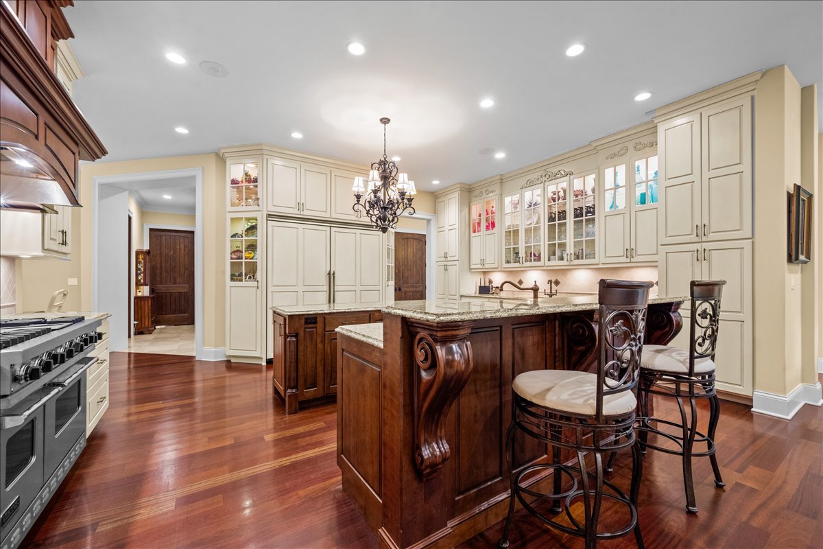 1098 Sheridan Road Highland Park, IL 60035 - Photo 14 of 54