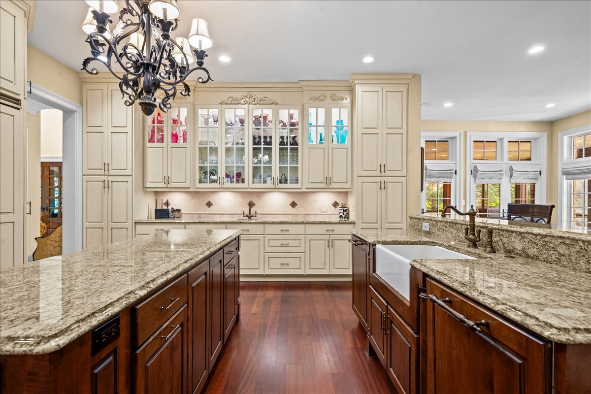 1098 Sheridan Road Highland Park, IL 60035 - Photo 15 of 54