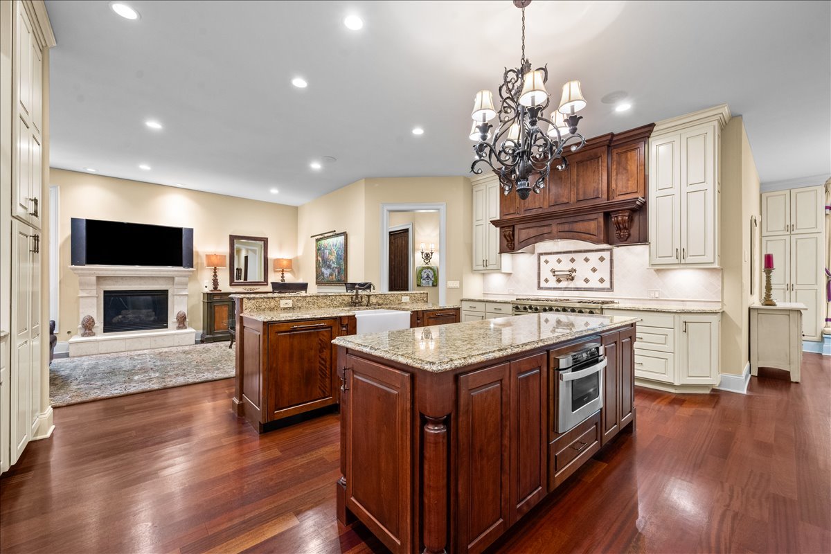 1098 Sheridan Road Highland Park, IL 60035 - Photo 16 of 54