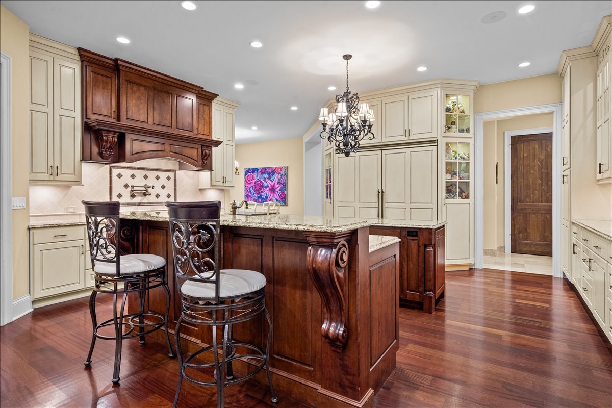 1098 Sheridan Road Highland Park, IL 60035 - Photo 17 of 54