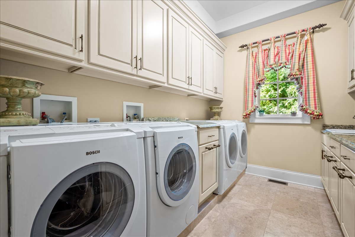 1098 Sheridan Road Highland Park, IL 60035 - Photo 22 of 54