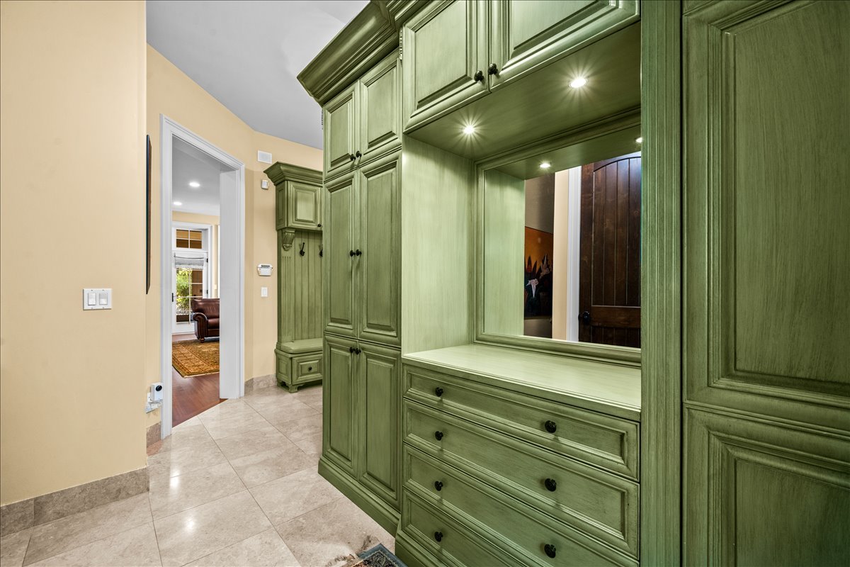 1098 Sheridan Road Highland Park, IL 60035 - Photo 23 of 54