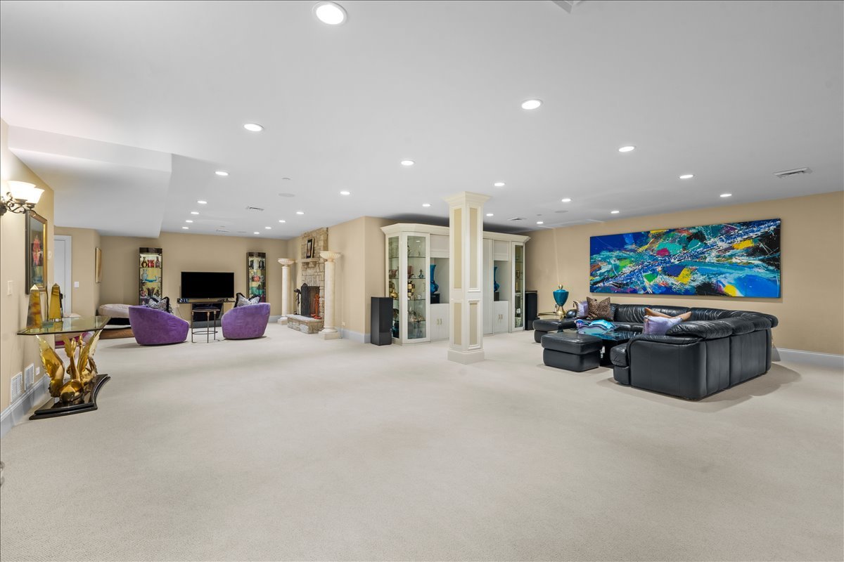 1098 Sheridan Road Highland Park, IL 60035 - Photo 38 of 54