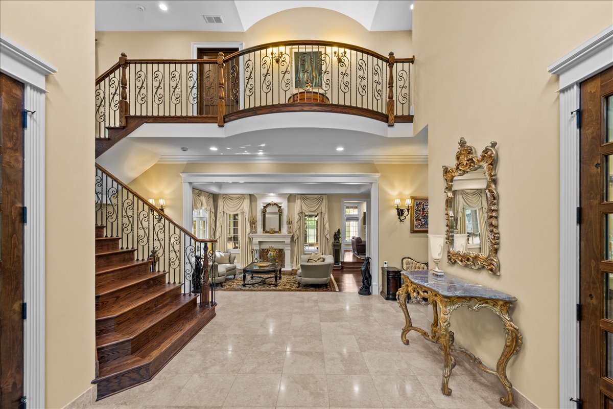 1098 Sheridan Road Highland Park, IL 60035 - Photo 4 of 54