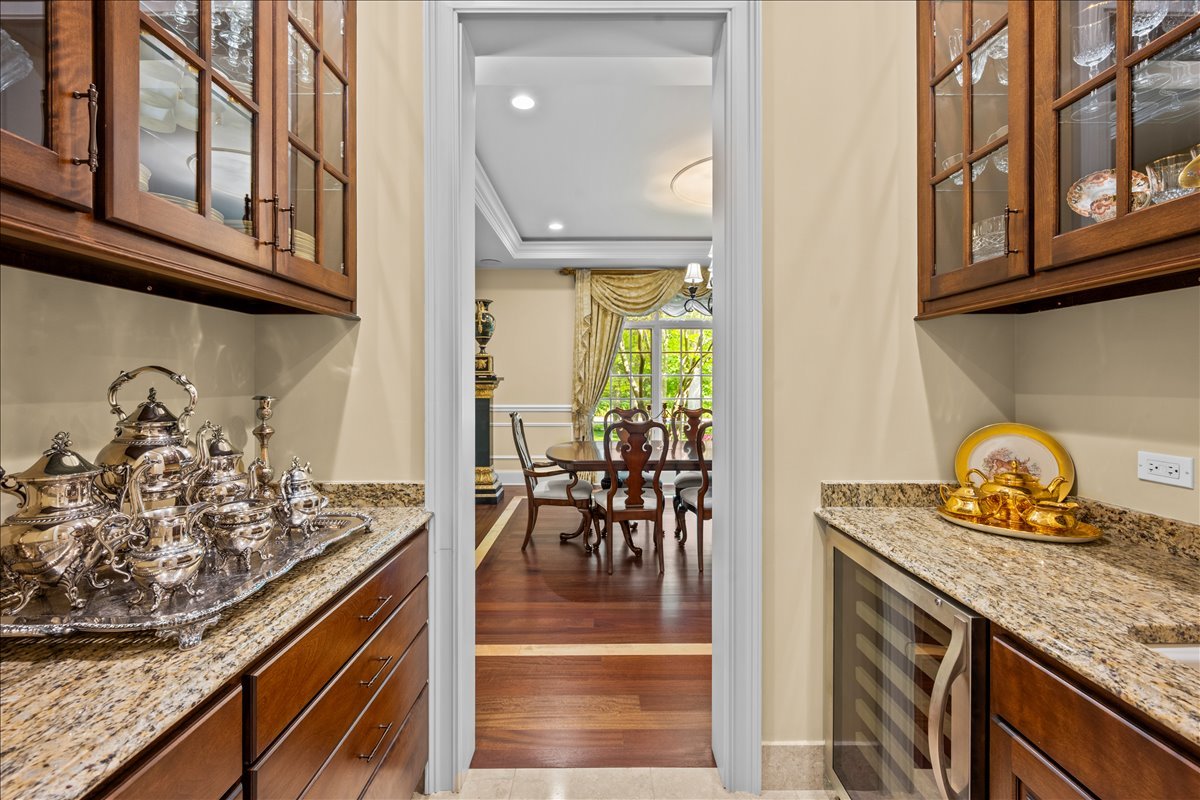 1098 Sheridan Road Highland Park, IL 60035 - Photo 9 of 54