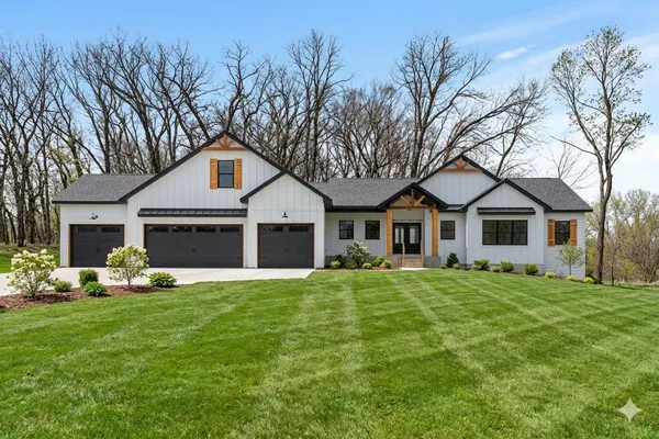 $1,099,000 | 2941 155th Avenue Northeast, Ham Lake, MN 55304