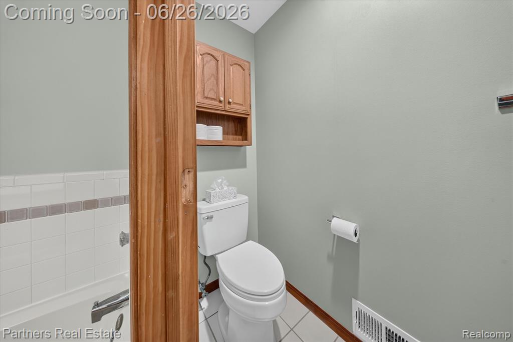 627 West Caledonia Street Howell, MI 48843 - Photo 32 of 66