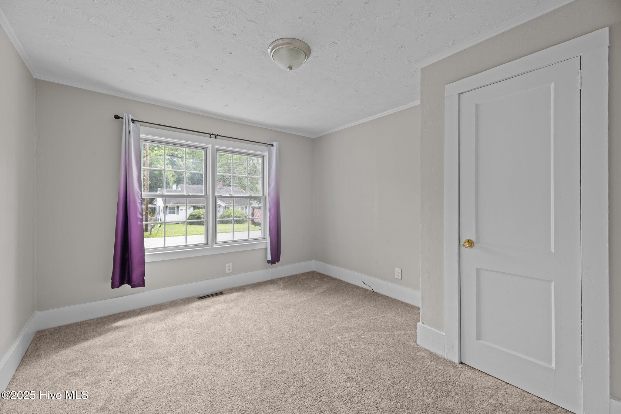 2402 Oaks Road New Bern, NC 28560 - Photo 15 of 24 21-web-or-mls-DSC_9074
