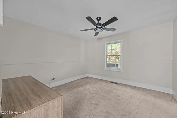 $1,345 | 2402 Oaks Road, New Bern, NC 28560