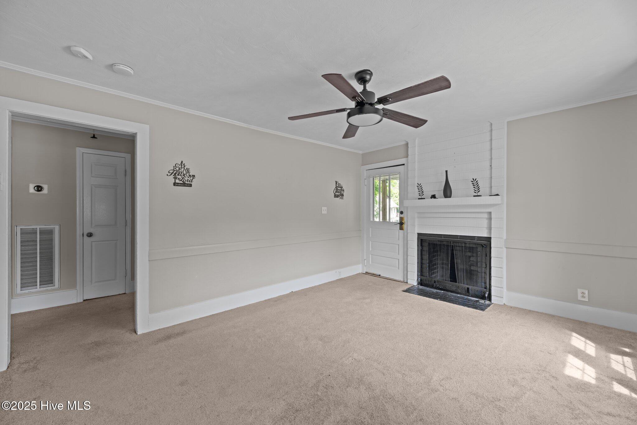 2402 Oaks Road New Bern, NC 28560 - Photo 4 of 24 12-web-or-mls-DSC_9044