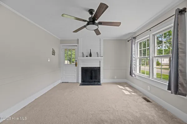 $1,345 | 2402 Oaks Road, New Bern, NC 28560