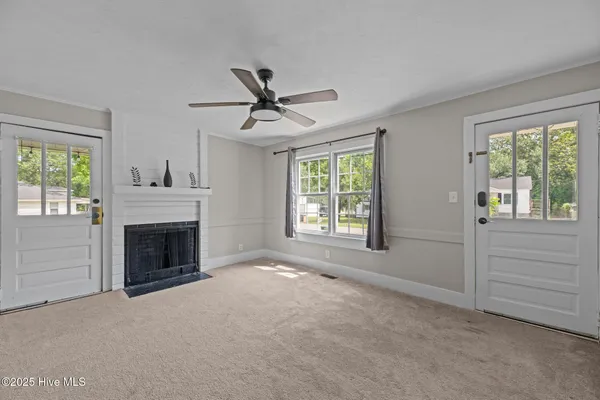 $1,345 | 2402 Oaks Road, New Bern, NC 28560