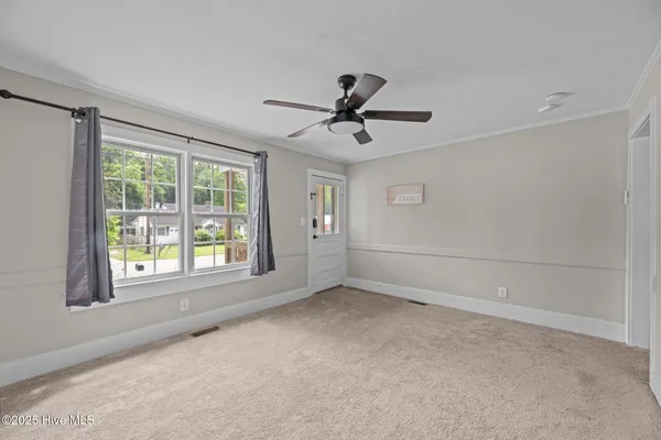 $1,345 | 2402 Oaks Road, New Bern, NC 28560