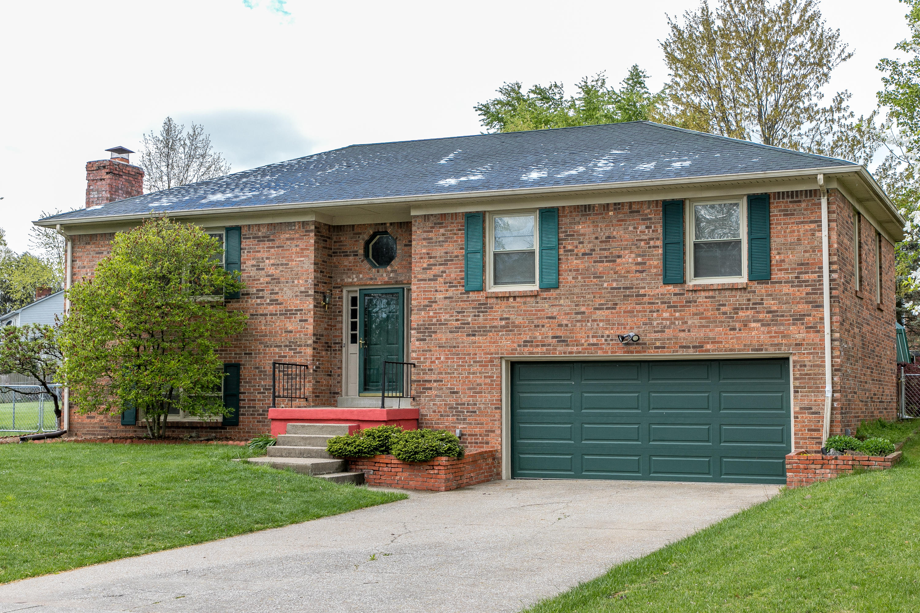 206 Falcon Road Versailles, KY 40383 - Photo 2 of 49 1-3