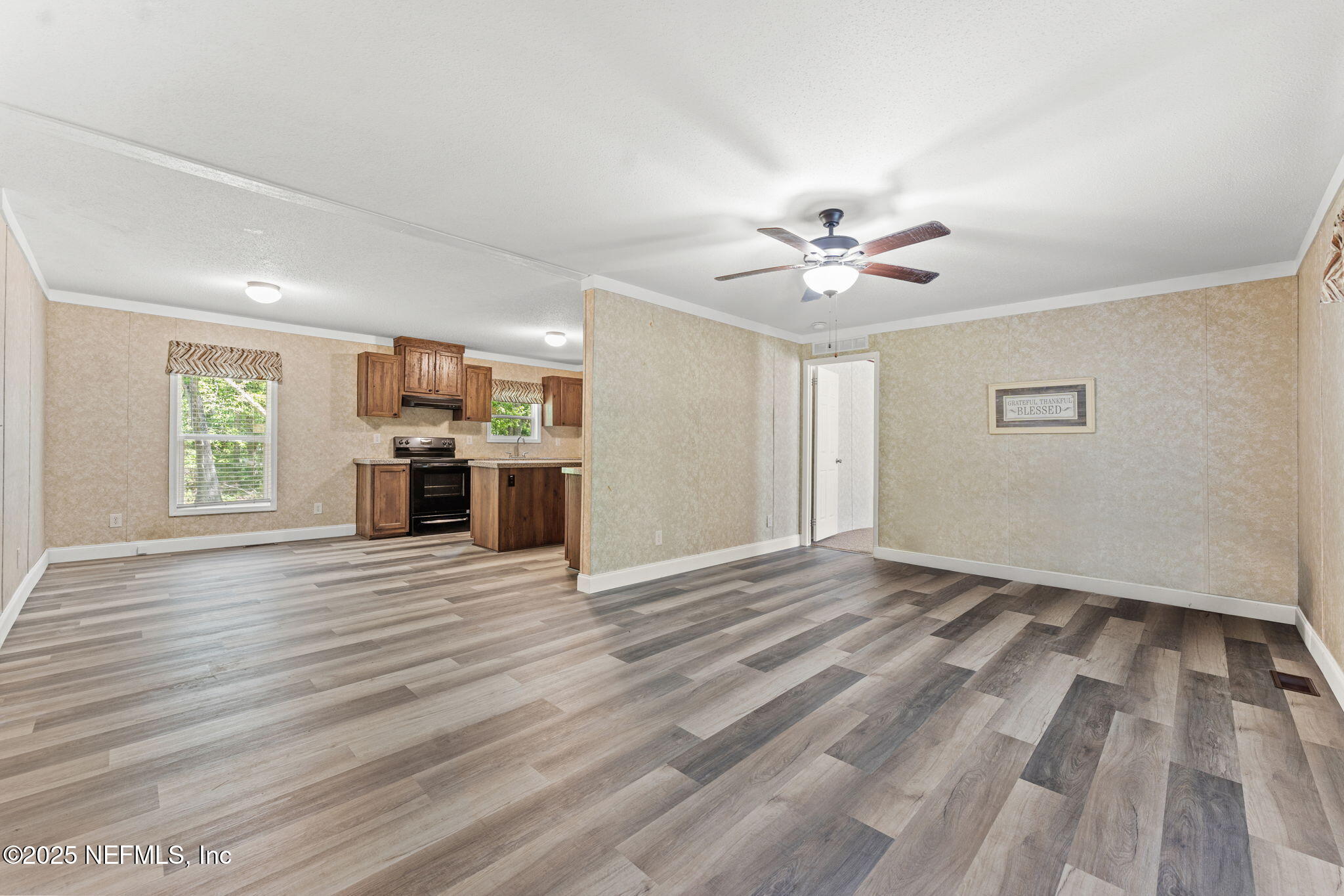 11655 Ramallah Road Jacksonville, FL 32219 - Photo 4 of 19 Living Space