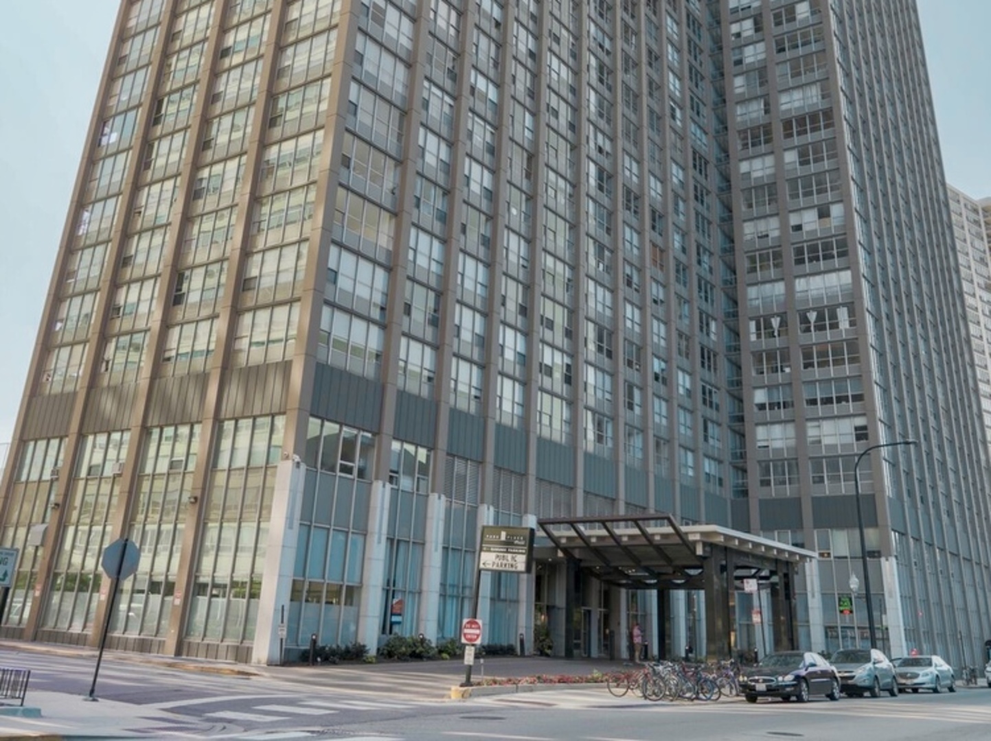 655 West Irving Park Road, Unit 3813 Chicago, IL 60613 - Photo 1 of 19