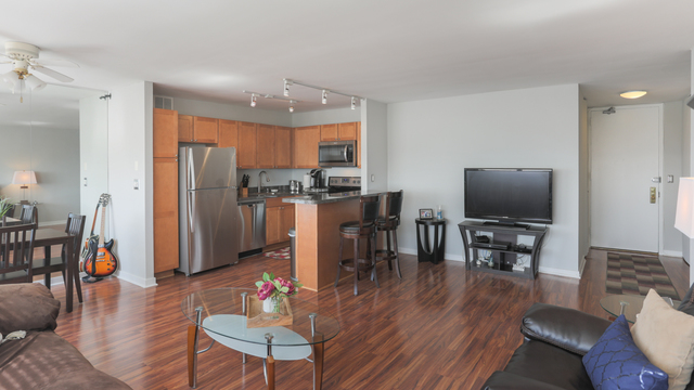 655 West Irving Park Road, Unit 3813 Chicago, IL 60613 - Photo 6 of 19