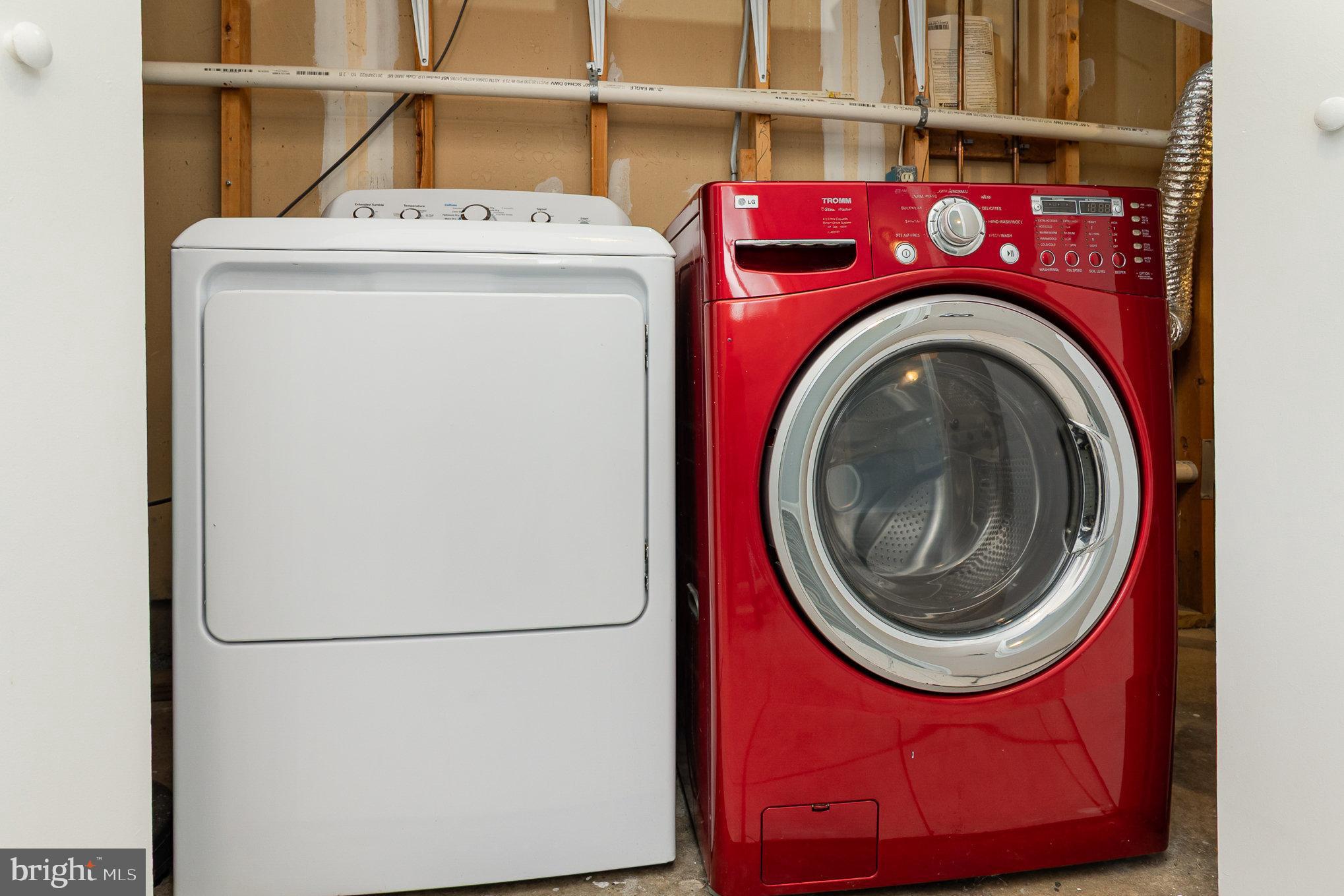 14888 Enterprise Lane Woodbridge, VA 22191 - Photo 18 of 25 a utility room with dryer and washer