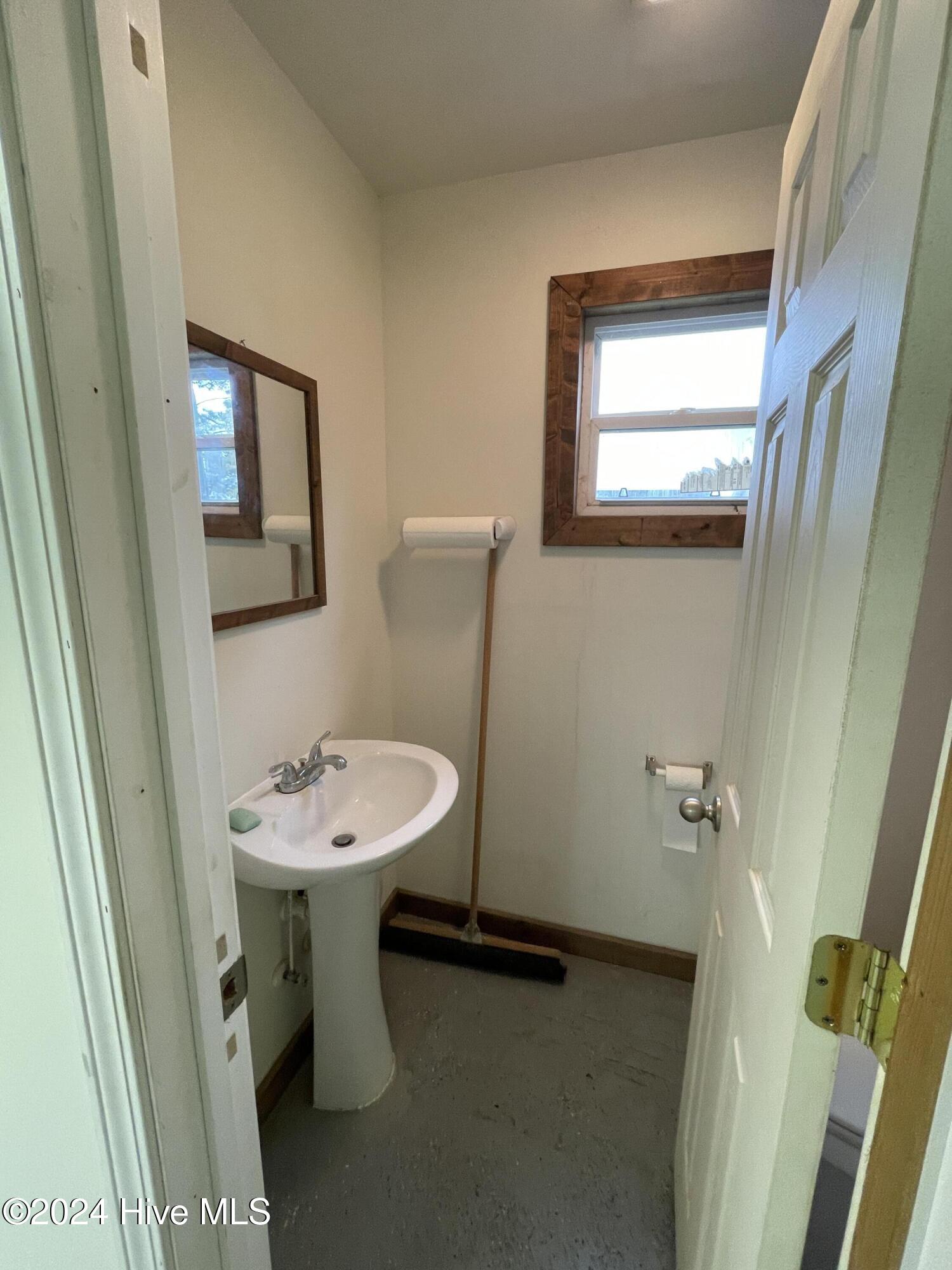 621 Fire Tower Road Richlands, NC 28574 - Photo 23 of 30 Workshop 1/2 bathroom