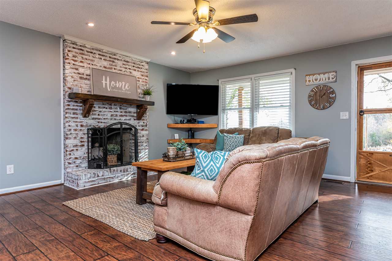 1251 Hampton Road Inman, SC 29349 - Photo 3 of 28