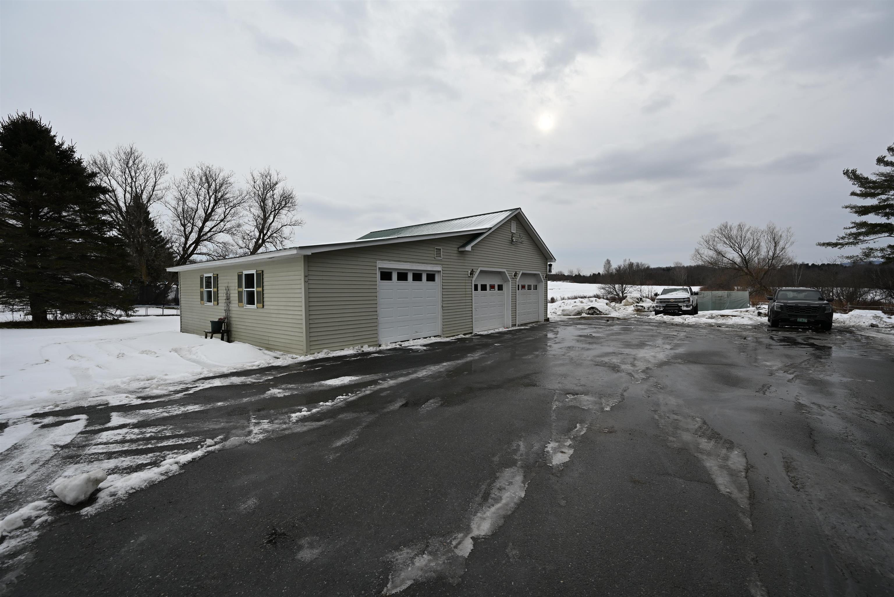 352 East Main Street Troy, VT 05859 - Photo 8 of 29