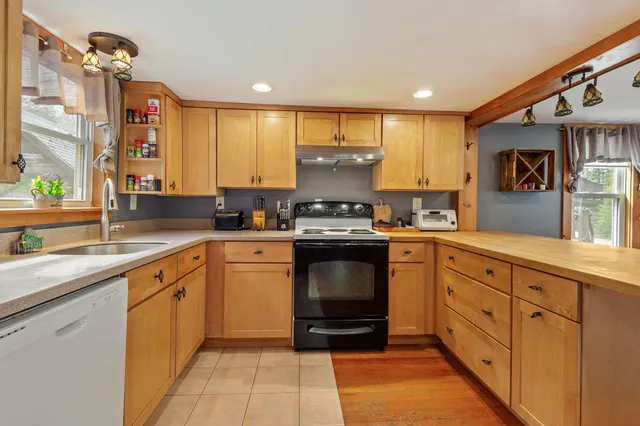 $525,900 | 193-261 Camp Waya Awi Road, Dallas Plt, ME 04970