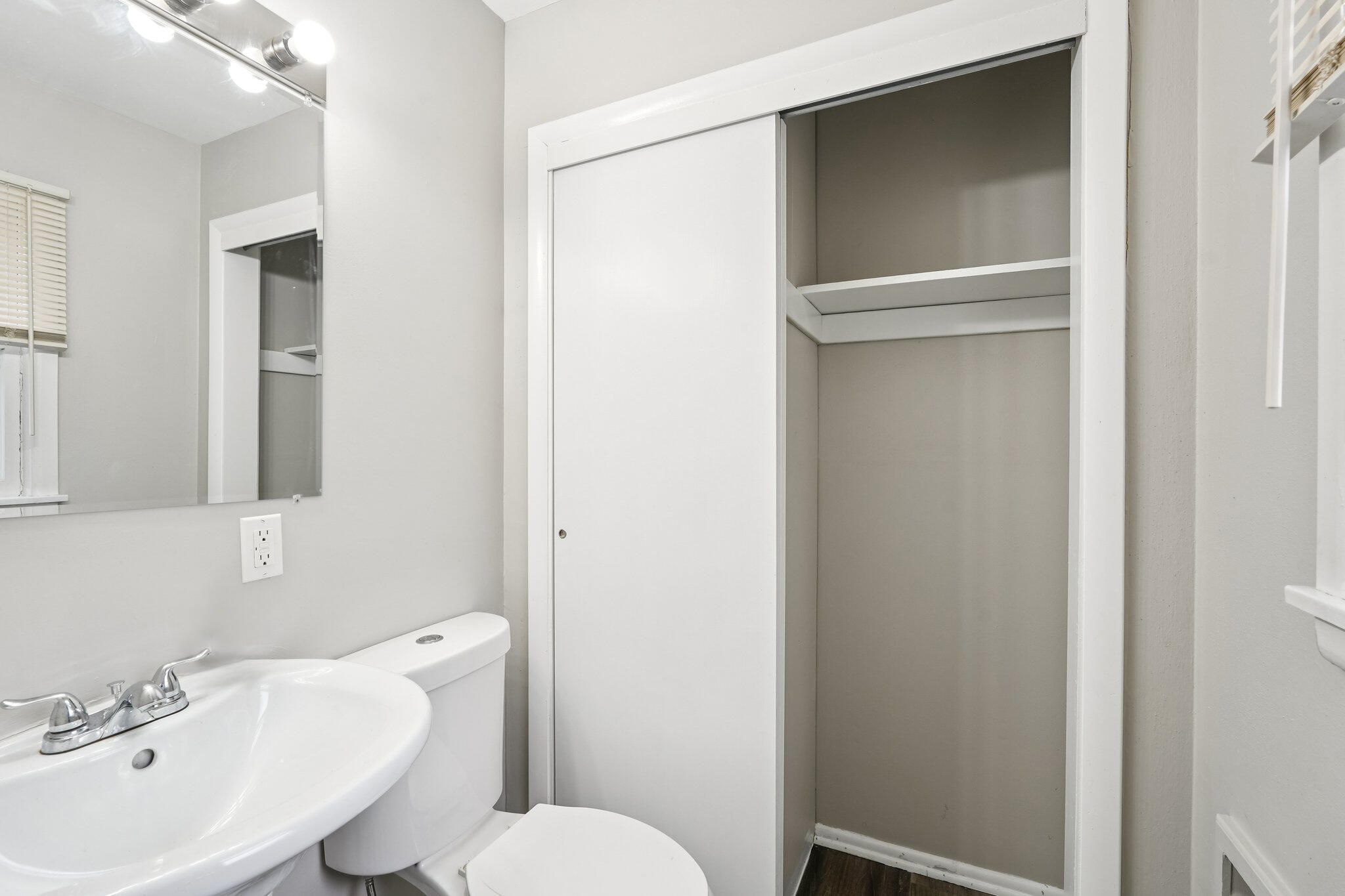 9630 West Rio Street Milwaukee, WI 53225 - Photo 14 of 24 20-web-or-mls-W Rio St-S3012-020