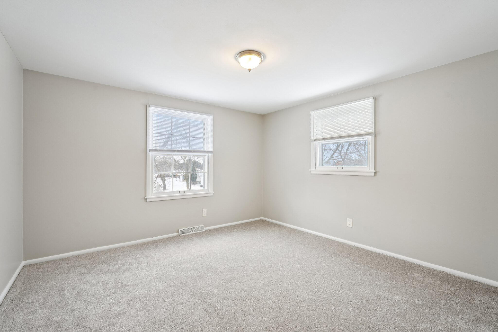 9630 West Rio Street Milwaukee, WI 53225 - Photo 22 of 24 28-web-or-mls-W Rio St-S3012-028