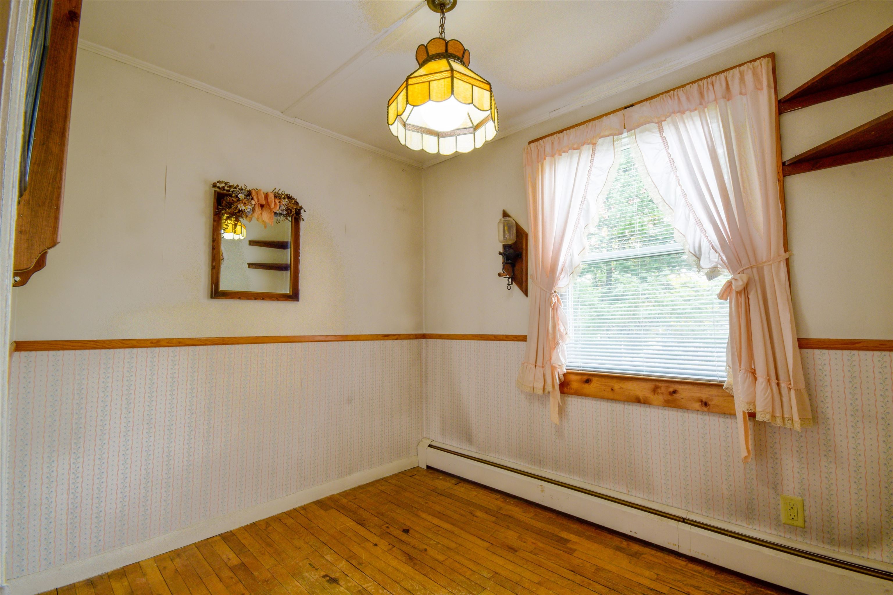 87 Oakes Street Bennington, VT 05201 - Photo 13 of 28 Gallery Image 13