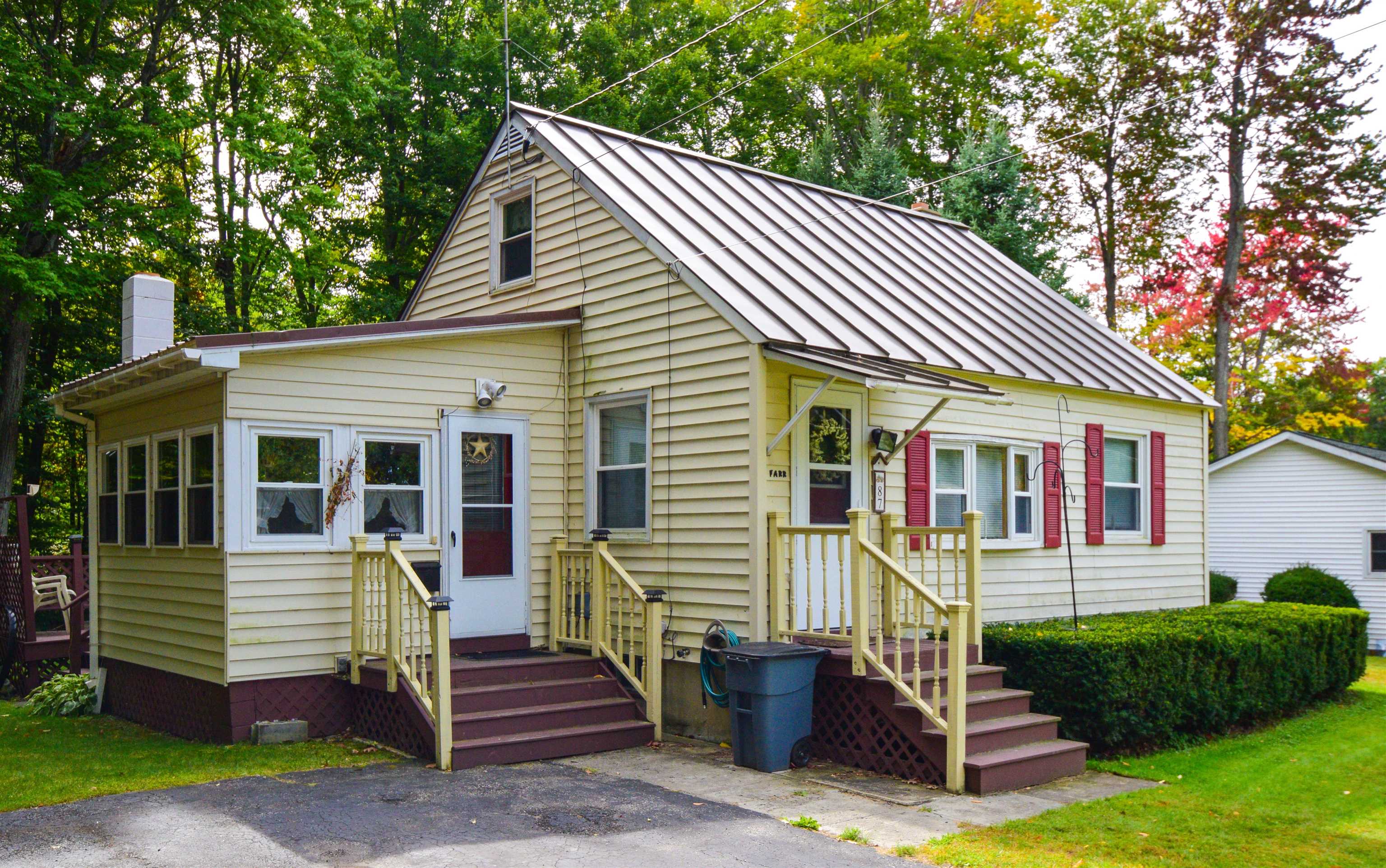 87 Oakes Street Bennington, VT 05201 - Photo 3 of 28 Gallery Image 3