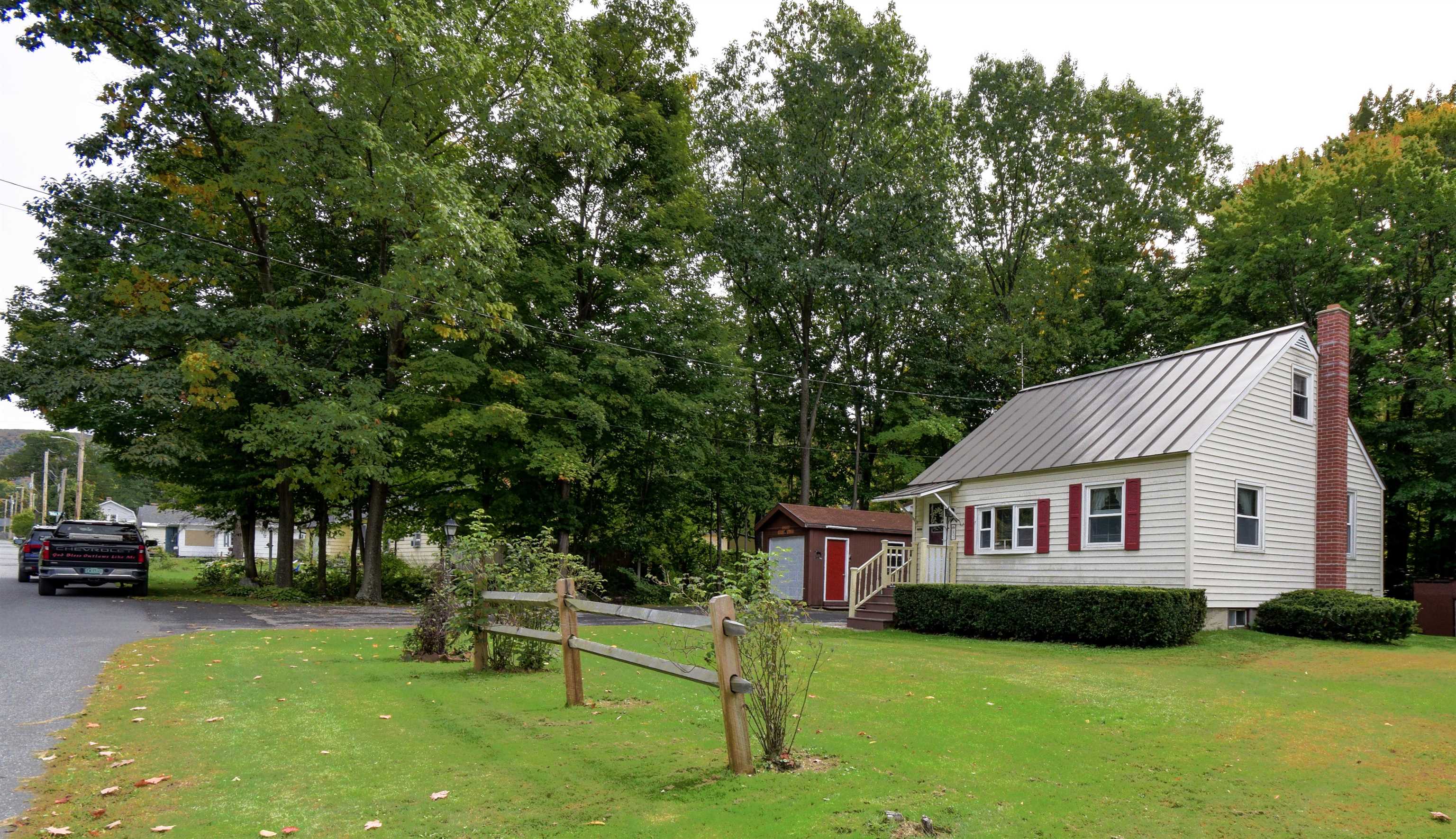 87 Oakes Street Bennington, VT 05201 - Photo 5 of 28 Gallery Image 5