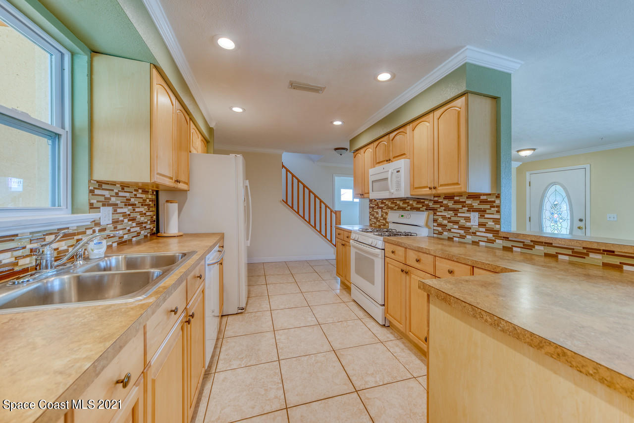 2517 Locksley Road Melbourne, FL 32935 - Photo 5 of 30 Photo 5